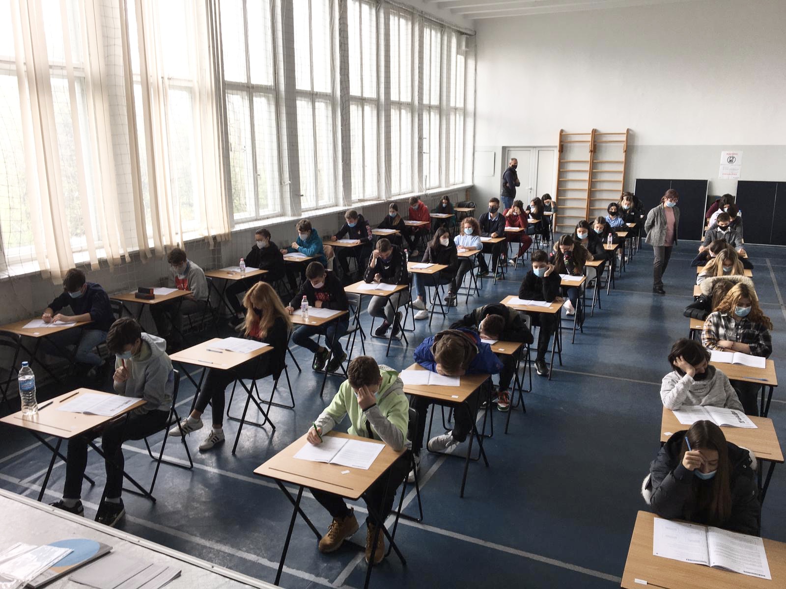 Учениците от 8. клас защитават знанията си на Cambridge Checkpoint