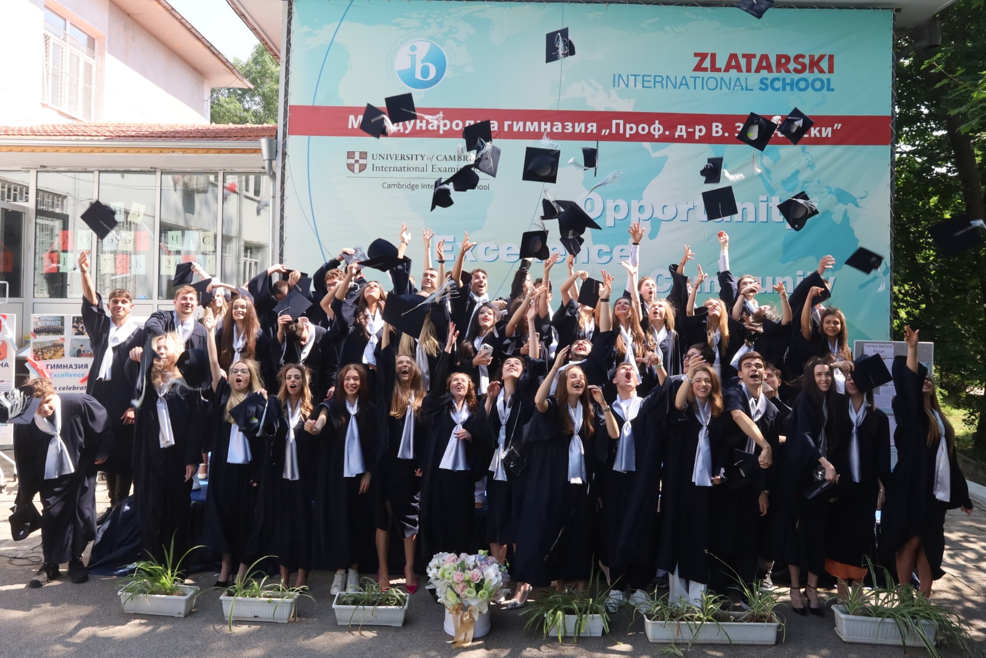 IB резултати 2025: Дипломанти на Златарски с прием във водещи световни университети