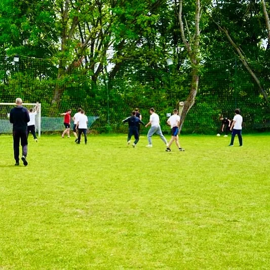 🥅 ⚽️ Our football enthusiasts from Grades 10 and 11 enjoying the football field at Zlatarski International School of Sofia. #zlatarski #zlatarskischool #zlatarskiinternational #zlatarskiinternationalschool #sofia #bulgaria #football #sport #ibworldschool #cambridgelearners #internationalschoolofsofia